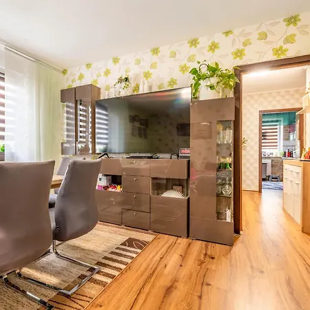 Comfortable 4 In Laatzen Near Trade Fair
